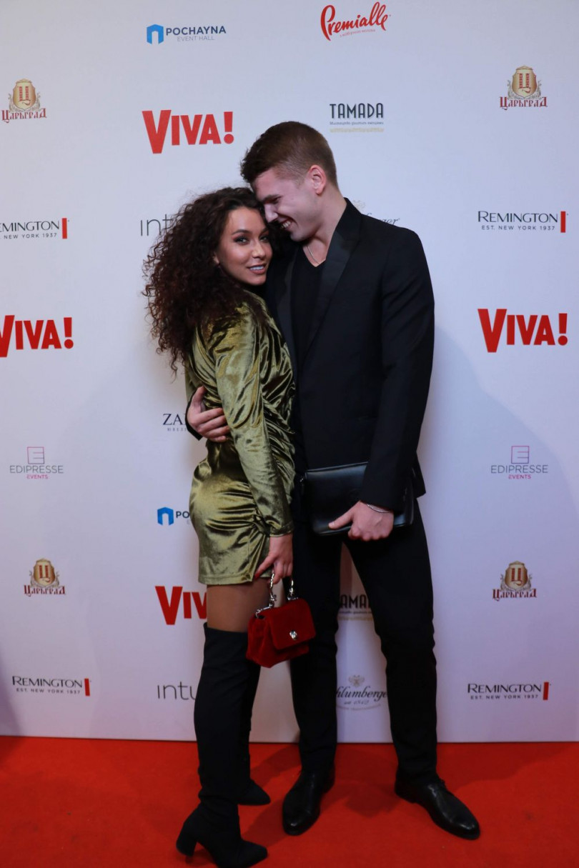  Экс-Холостячка Анетти Жернова вышла в свет с таинственным незнакомцем