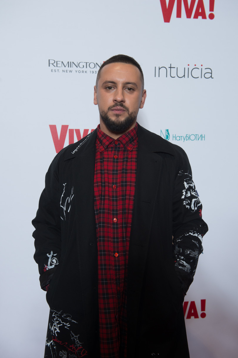 Monatik выбрал смелый образ для вечеринки Viva!