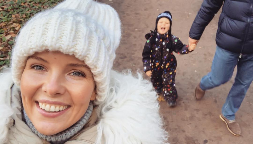 Инна Цимбалюк расторгала милым новогодним снимком с дочкой