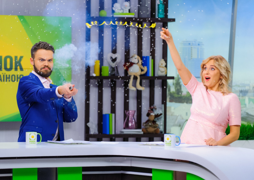 Лилия Ребрик наслаждается работой в канун Нового года