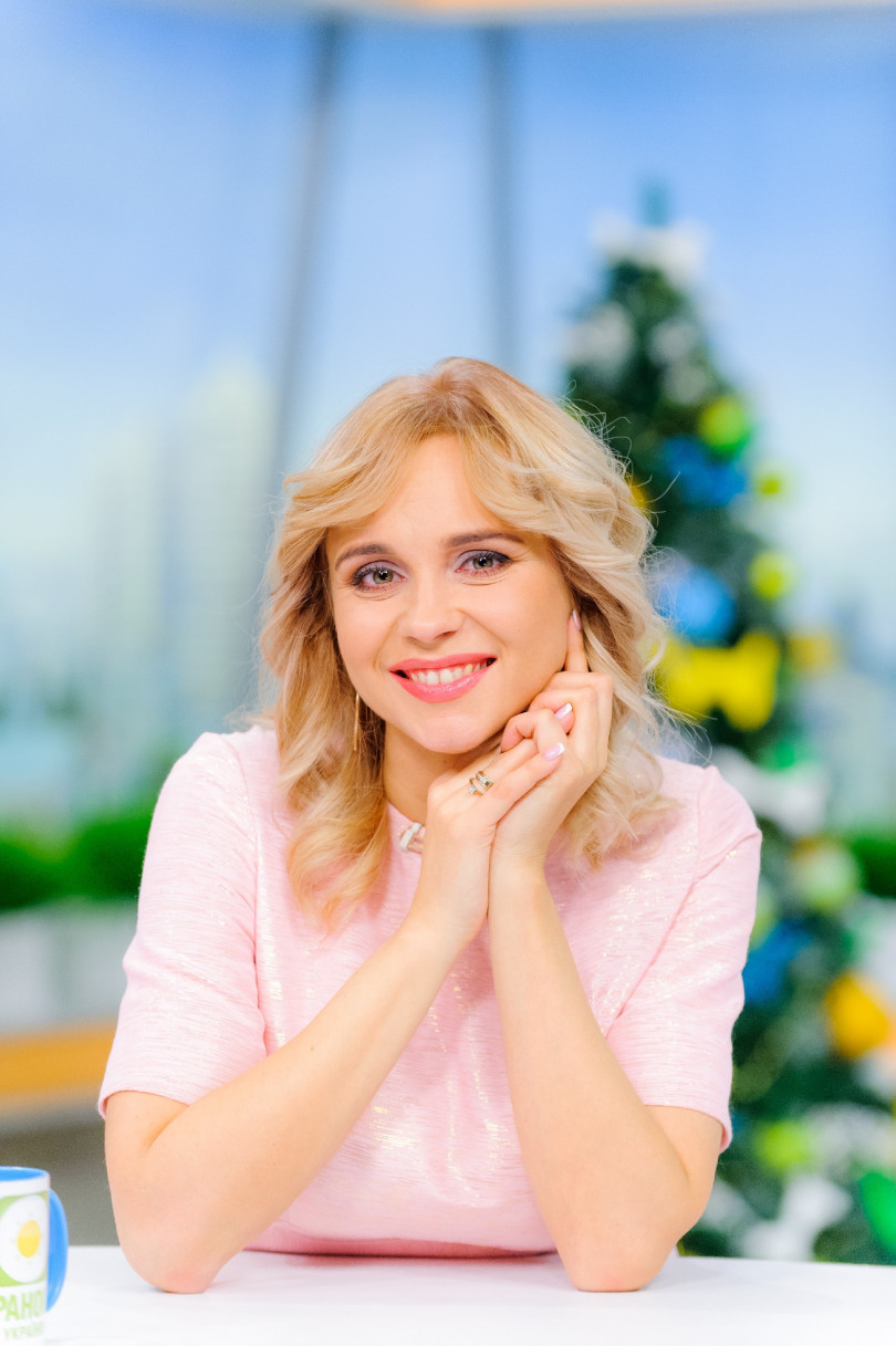 Лилия Ребрик наслаждается работой в канун Нового года