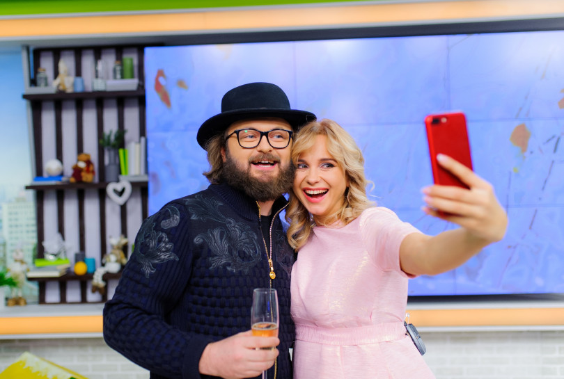 Лилия Ребрик наслаждается работой в канун Нового года