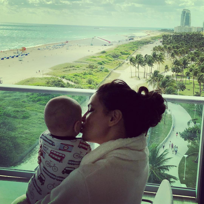 Ева Лонгория с сыном