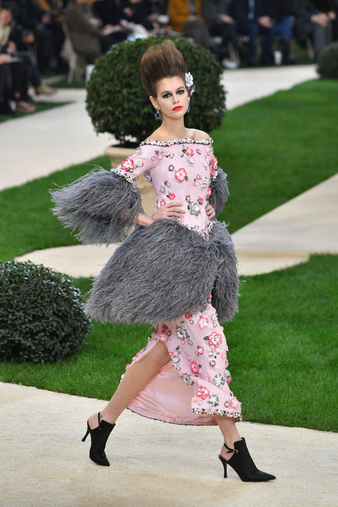 Кайя Гербер на показе Chanel