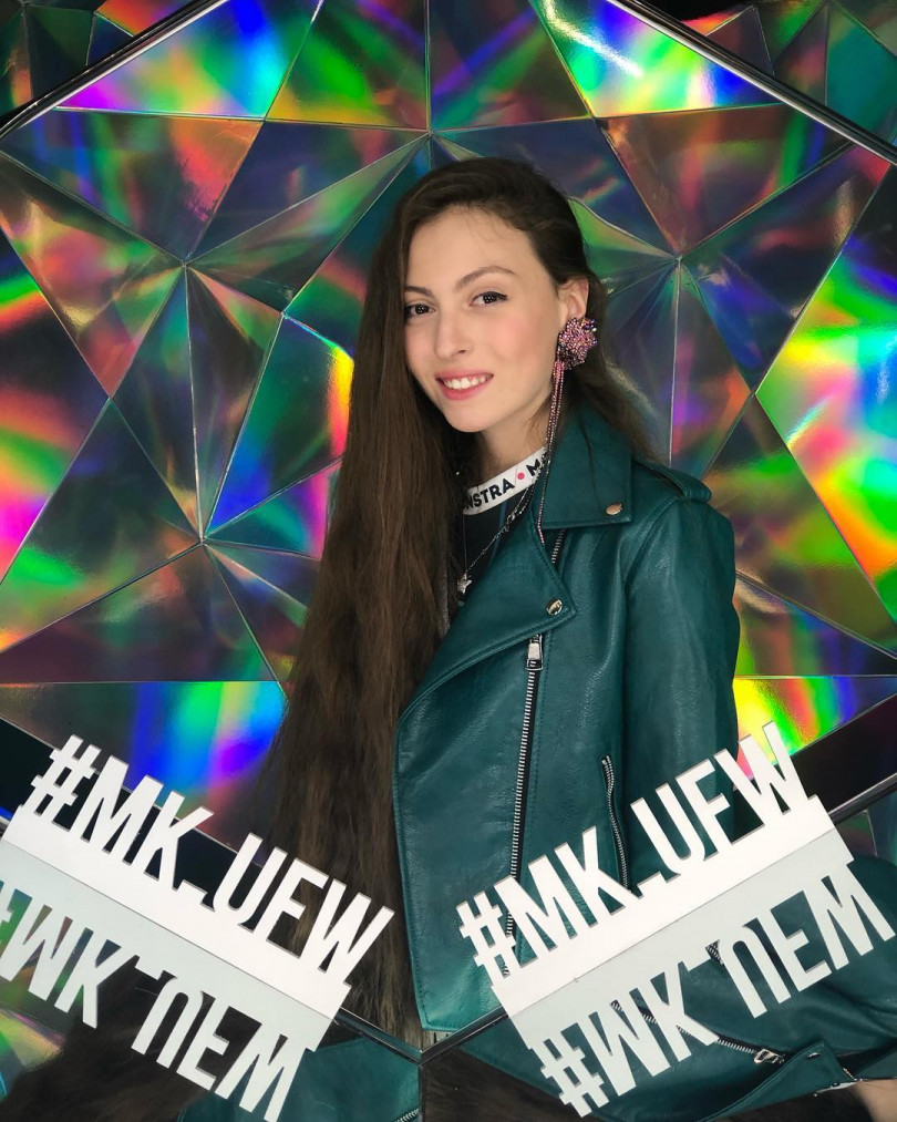 дочь Оли Поляковой зарабатывает в Instagram