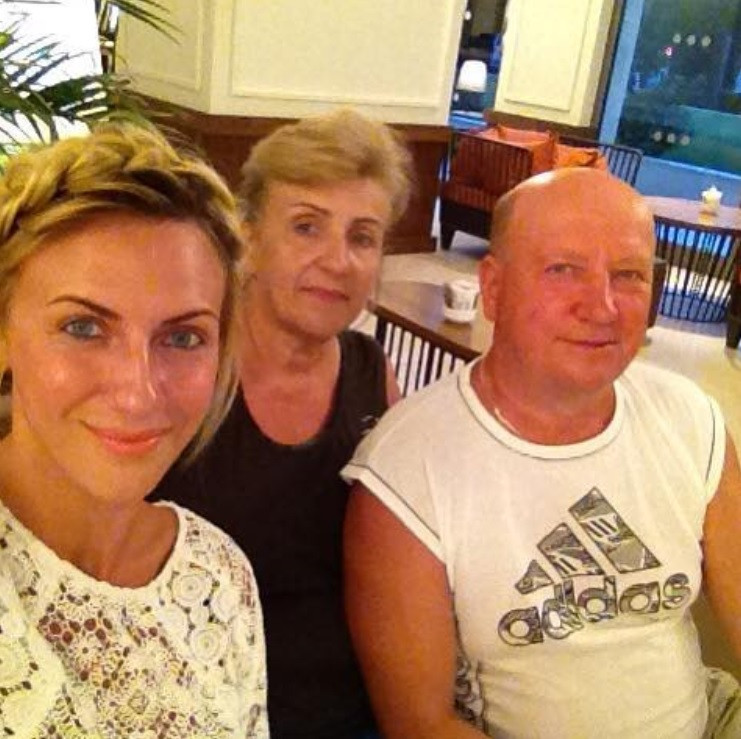 Леся Никитюк с родителями