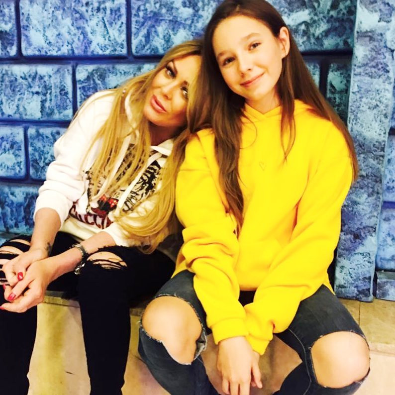 Юлия Началова с дочкой