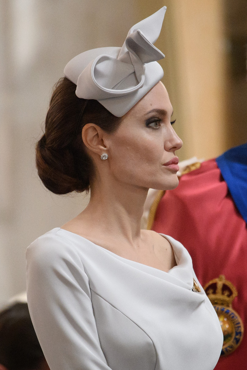 У Анджелины Джоли развился паралич лица