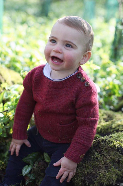Принцу один год! Кенсингтонский дворец опубликовал новые фото сына Кейт Миддлтон и принца Уильяма