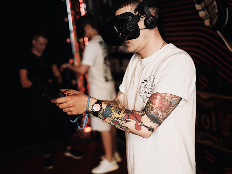 Звезды в парке виртуальной реальности VRtuality