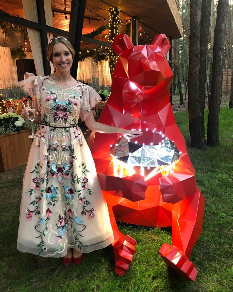 Катя Осадчая на свадьбе Насти Каменских и Потапа