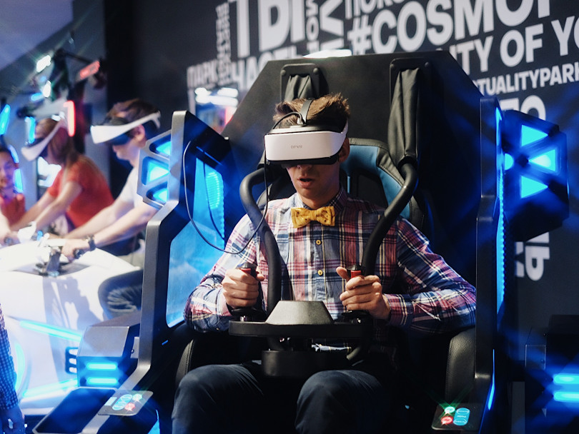 Звезды в парке виртуальной реальности VRtuality