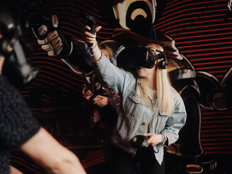 Звезды в парке виртуальной реальности VRtuality