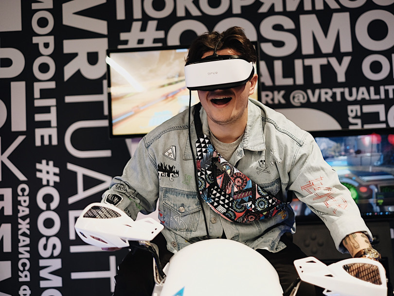 Звезды в парке виртуальной реальности VRtuality