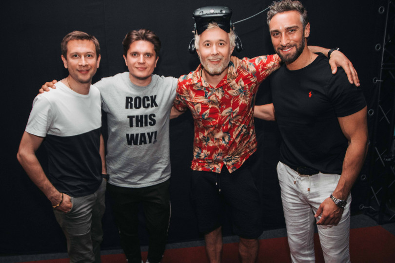 Звезды в парке виртуальной реальности VRtuality