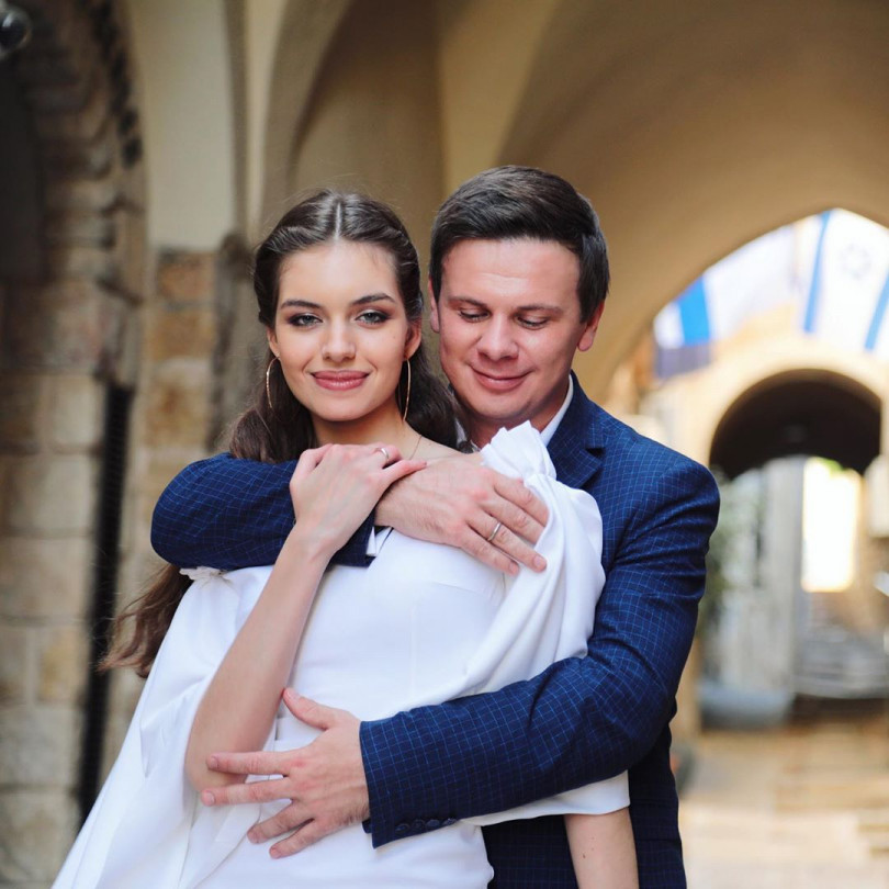 Мой любимый муж: Александра Кучеренко показала первое свадебное фото с Дмитрием Комаровым