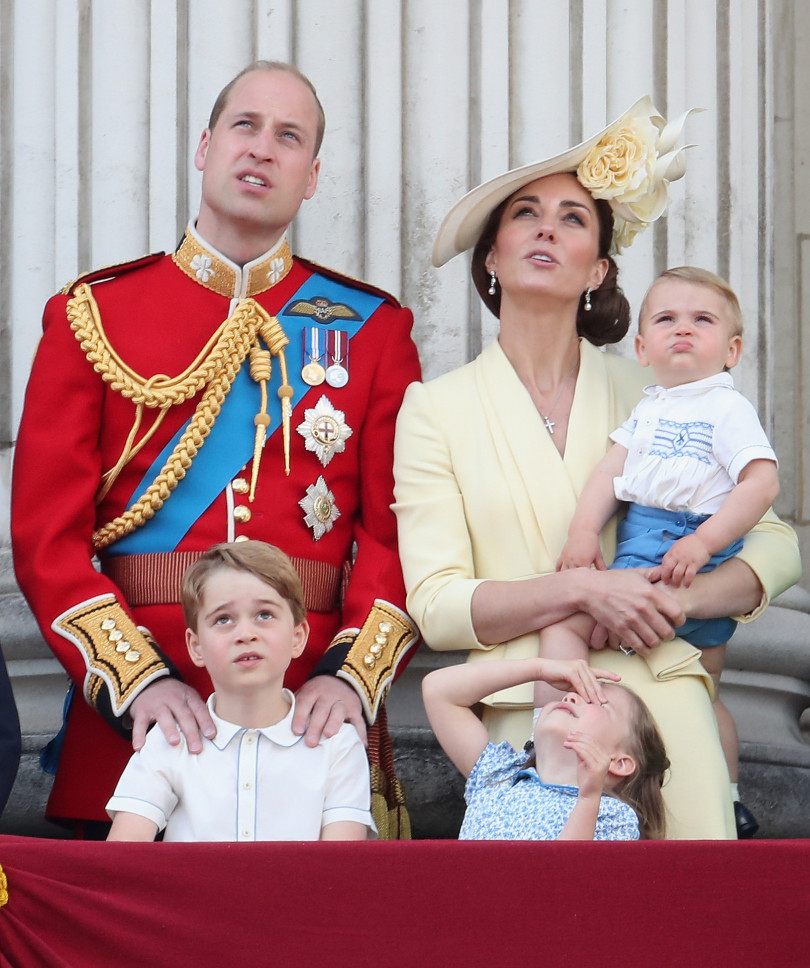 Кейт Миддлтон и принц Уильям с сыном Луи