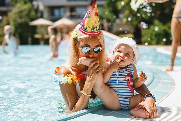 Лера Кудрявцева с дочкой