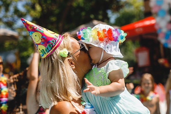 Лера Кудрявцева с дочкой