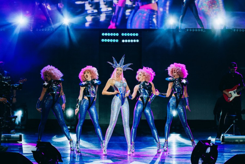 Оля Полякова