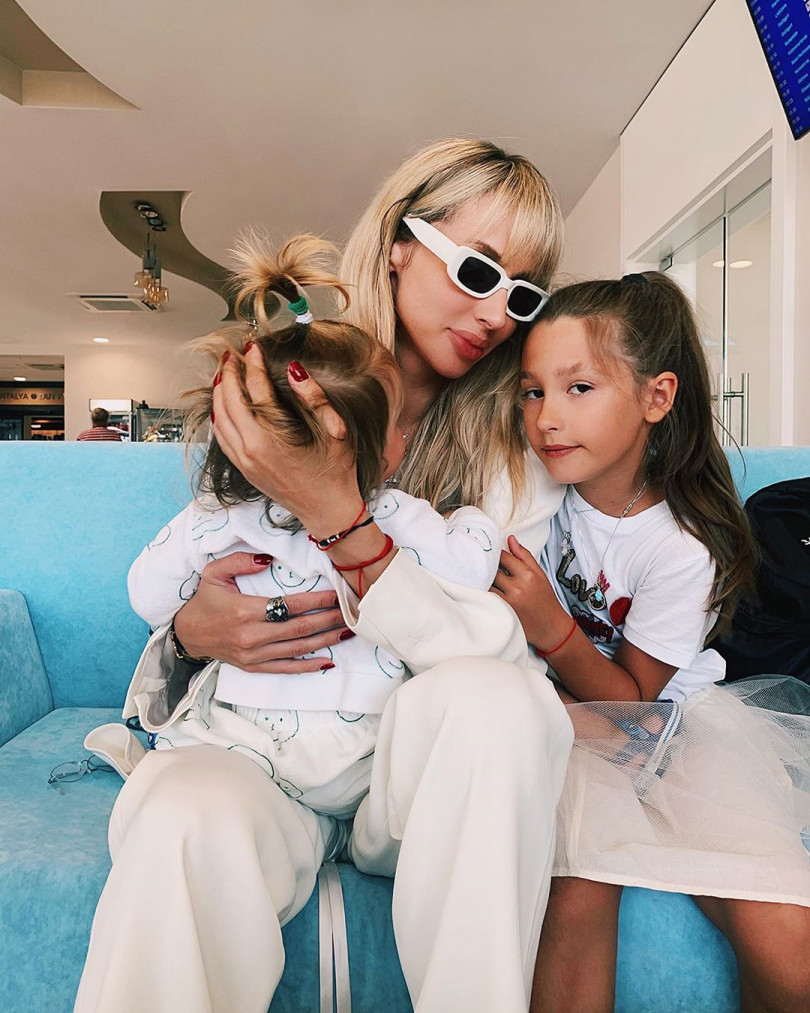 Светлана Лобода с дочками