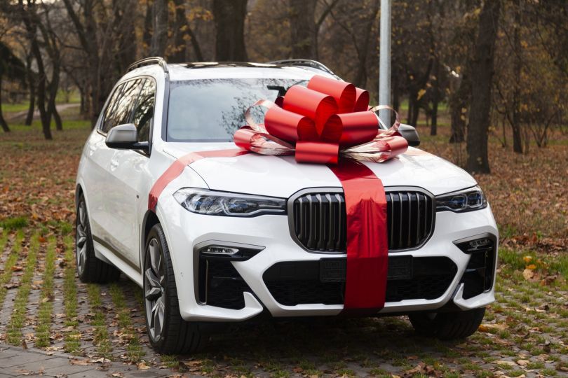 Виктория Батуи получила в подарок BMW класса люкс