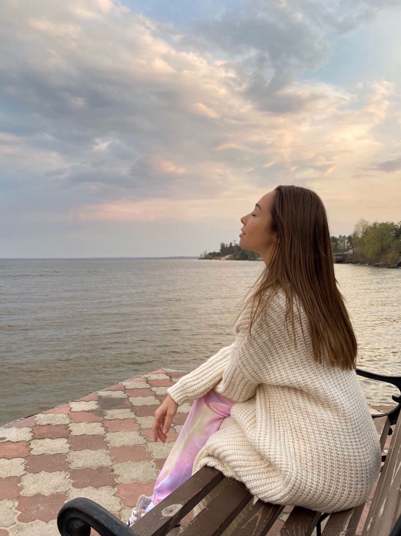 Екатерина Кухар изменила цвет волос