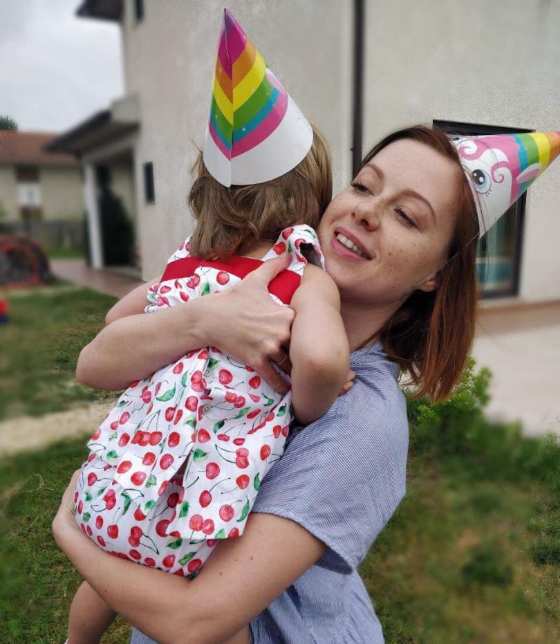 Юлия Савичева с дочкой
