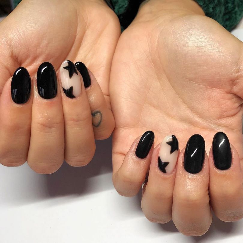 Маникюр со звездами