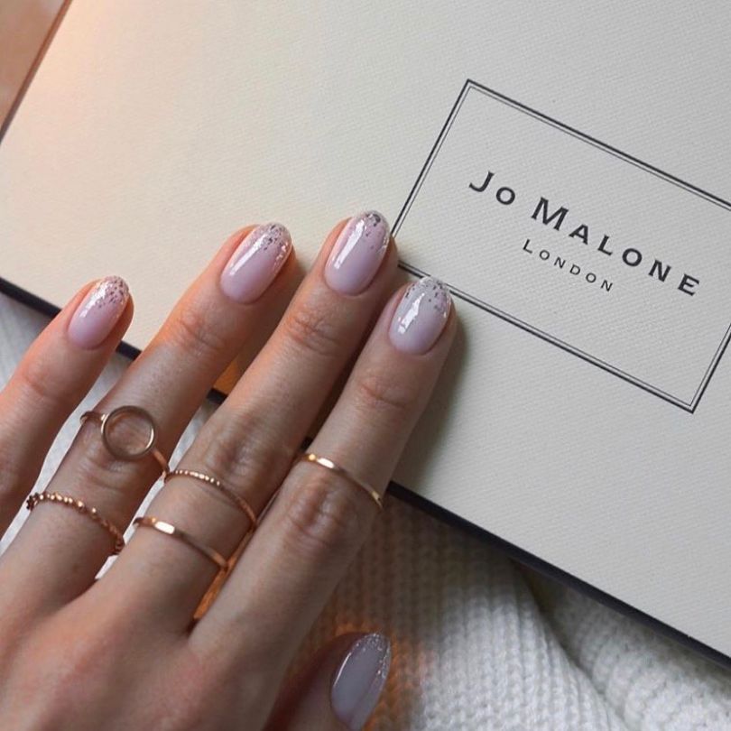 Маникюр с блестками