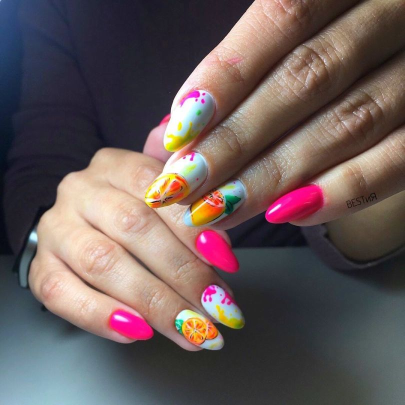 Маникюр с фруктовым узором
