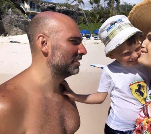 Алла Костромичева показала мужа и сына на отдыхе