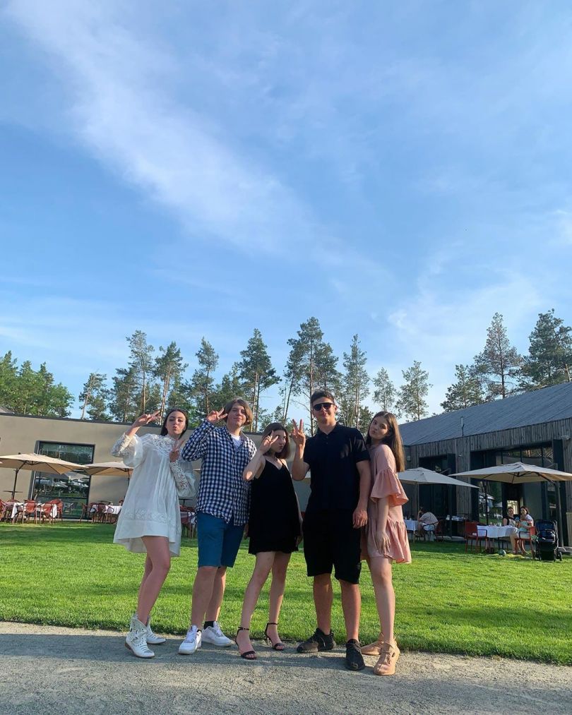 Маша Полякова выпускной