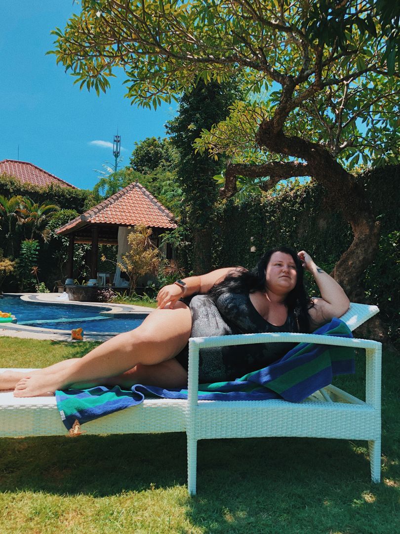 alyona alyona в купальнике 