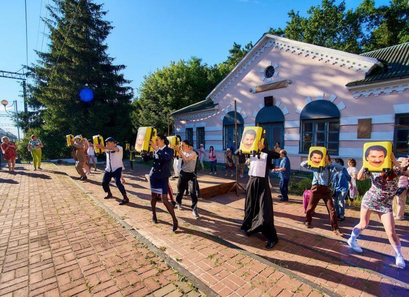 Павел Зибров на вокзале