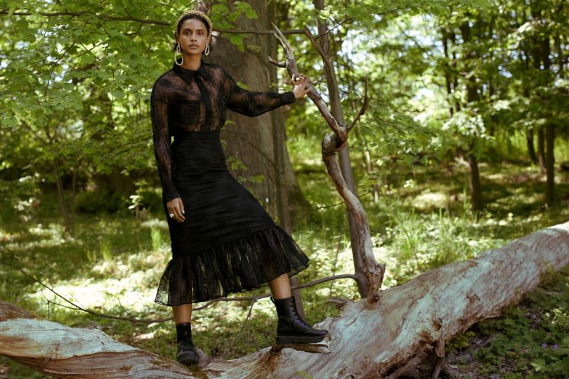 Черное кружевное платье H&M и Sandra Mansour