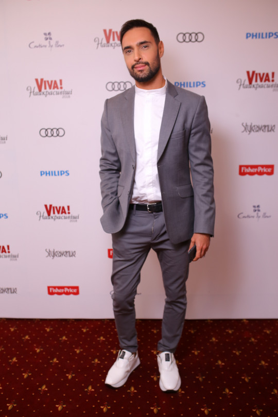 Какие мужчины! Топ-10 завидных холостяков на 