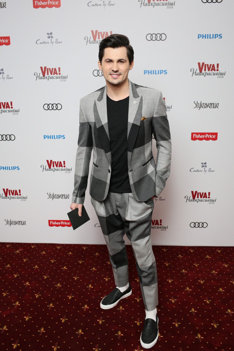 самые неожиданные наряды на красной дорожке